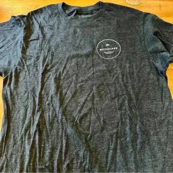 Quiksilver T-shirt - Picture 1 of 6
